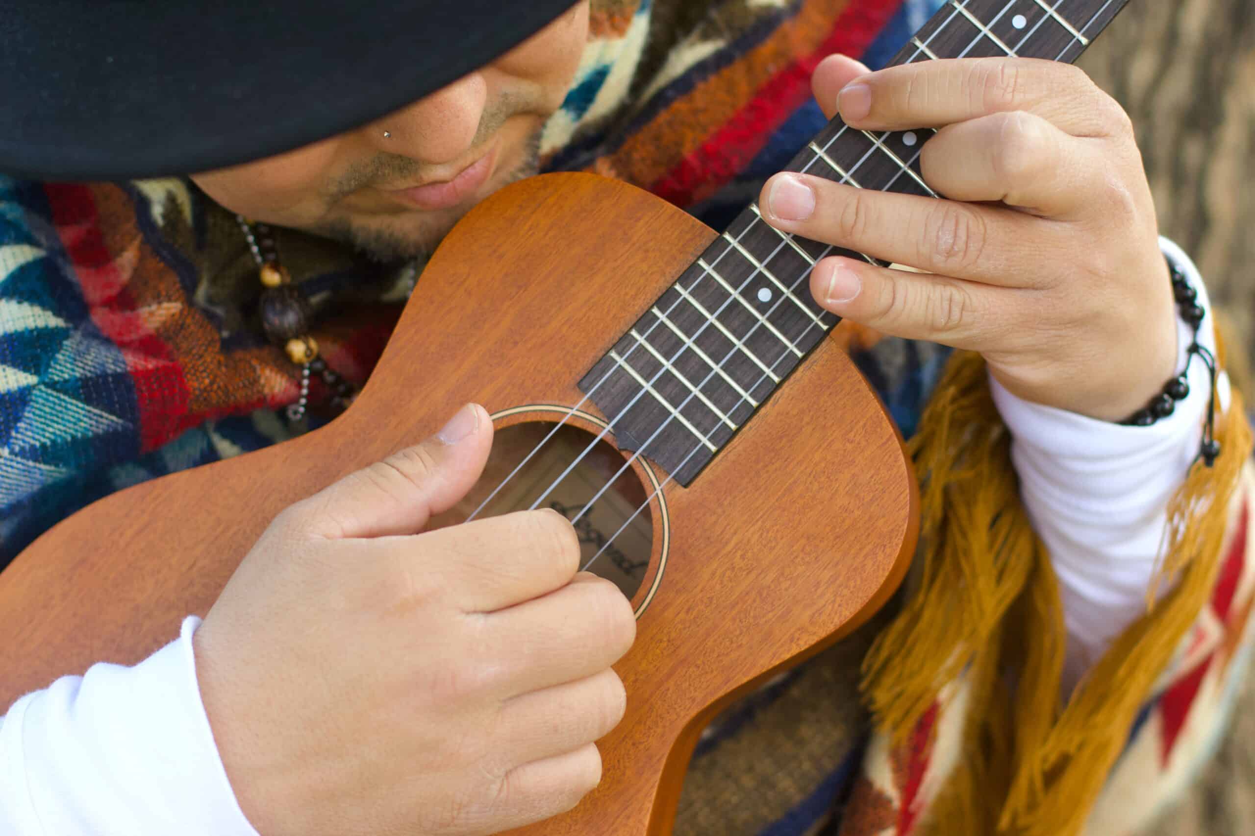 Lær at spille musik med en ukulele